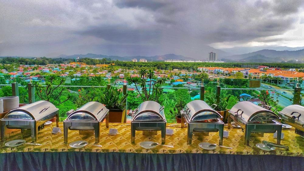 קוטה קינבלו Courtyard Hotel 1Borneo מראה חיצוני תמונה