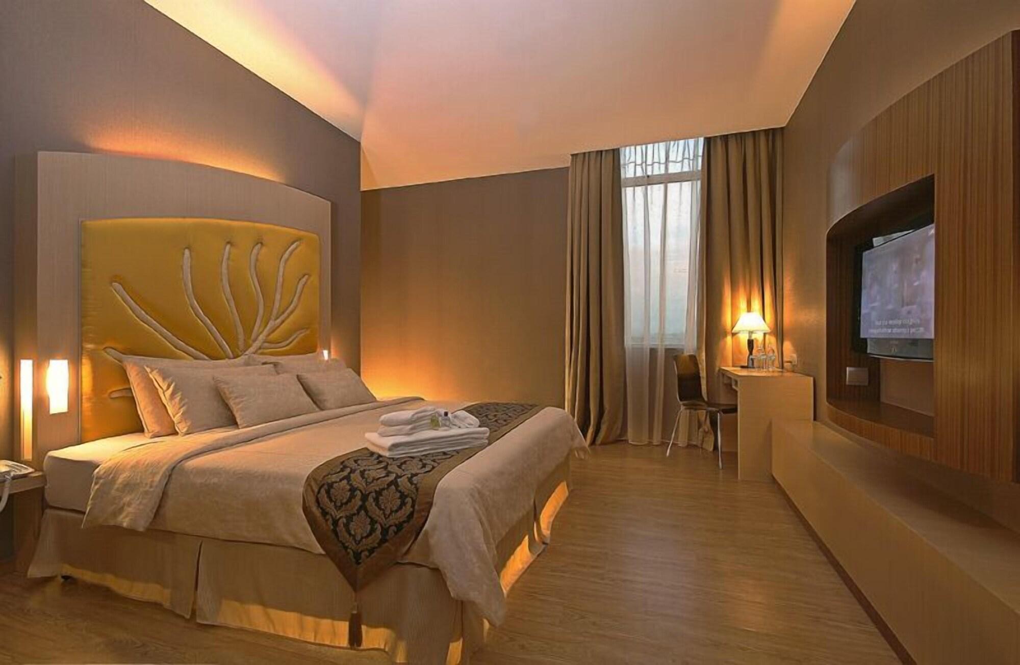 קוטה קינבלו Courtyard Hotel 1Borneo מראה חיצוני תמונה