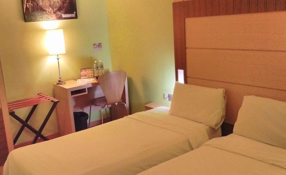 קוטה קינבלו Courtyard Hotel 1Borneo מראה חיצוני תמונה