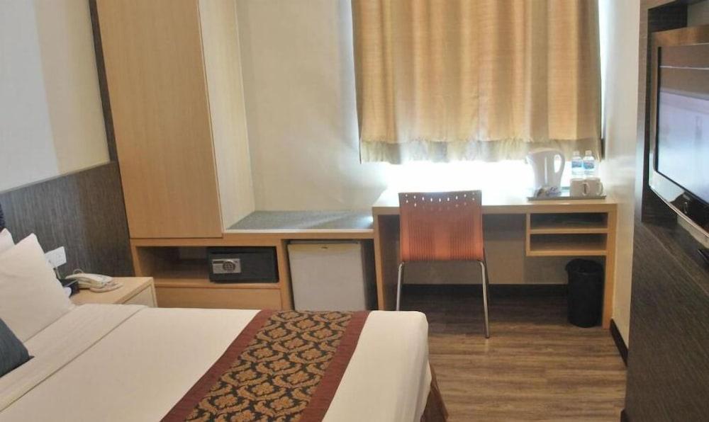 קוטה קינבלו Courtyard Hotel 1Borneo מראה חיצוני תמונה