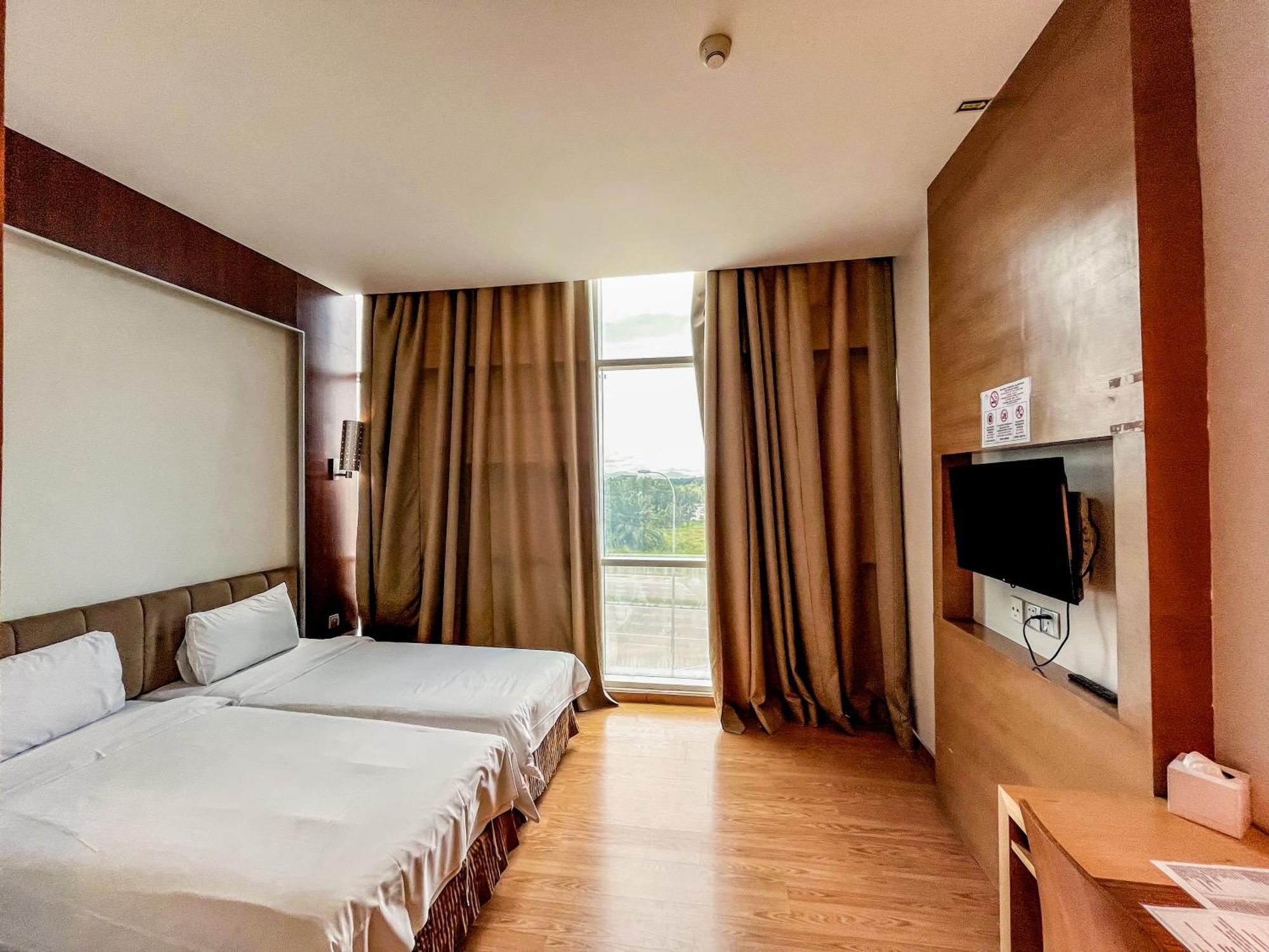 קוטה קינבלו Courtyard Hotel 1Borneo מראה חיצוני תמונה