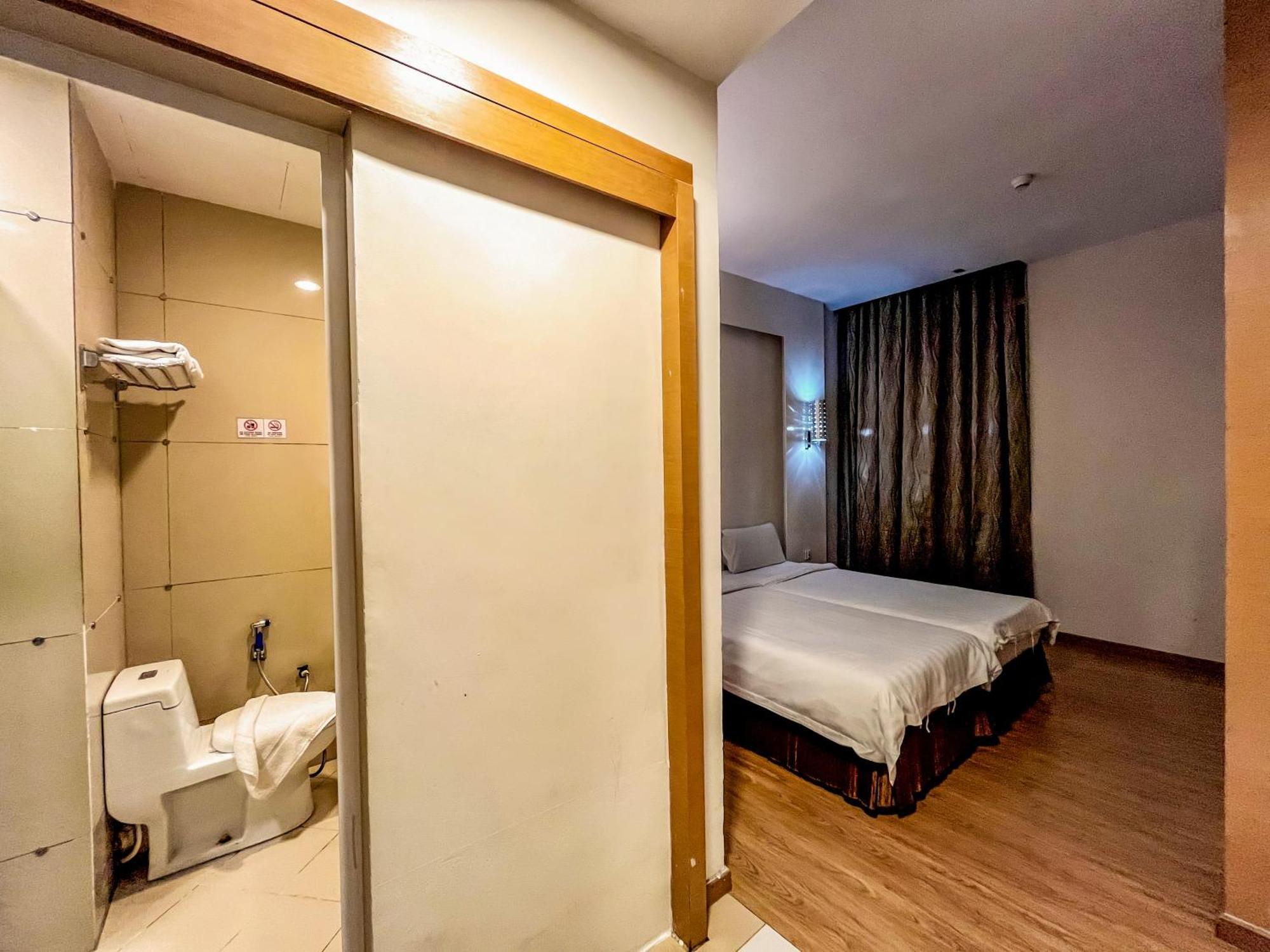 קוטה קינבלו Courtyard Hotel 1Borneo מראה חיצוני תמונה