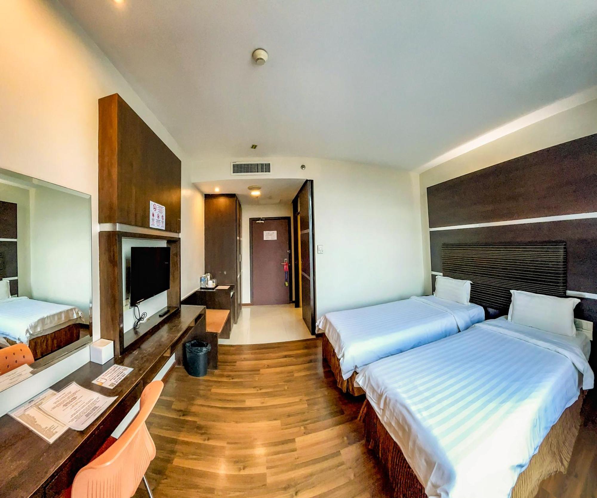 קוטה קינבלו Courtyard Hotel 1Borneo מראה חיצוני תמונה