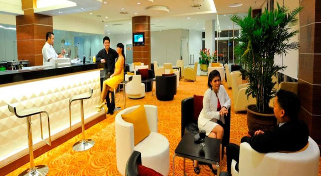 קוטה קינבלו Courtyard Hotel 1Borneo מראה חיצוני תמונה