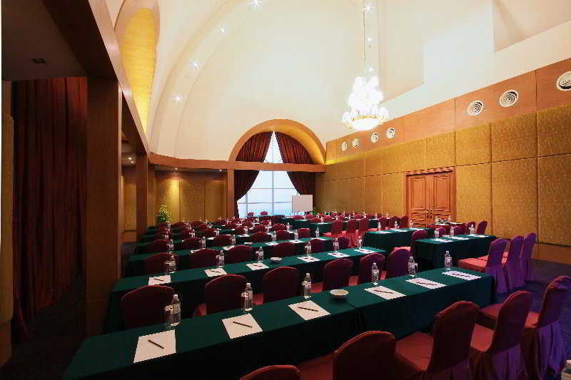 קוטה קינבלו Courtyard Hotel 1Borneo מראה חיצוני תמונה