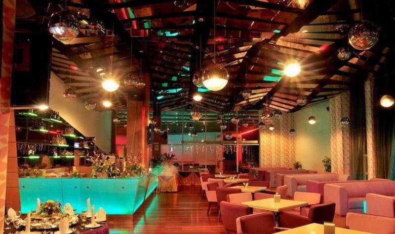 קוטה קינבלו Courtyard Hotel 1Borneo מראה חיצוני תמונה