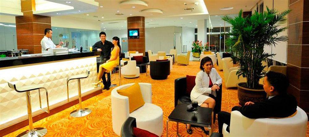 קוטה קינבלו Courtyard Hotel 1Borneo מראה חיצוני תמונה